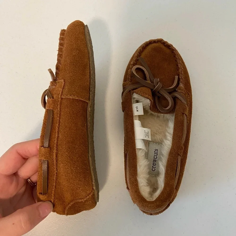 NWOT | Crewcuts kids Sherpa lodge moccasin slippers —‎ size 13